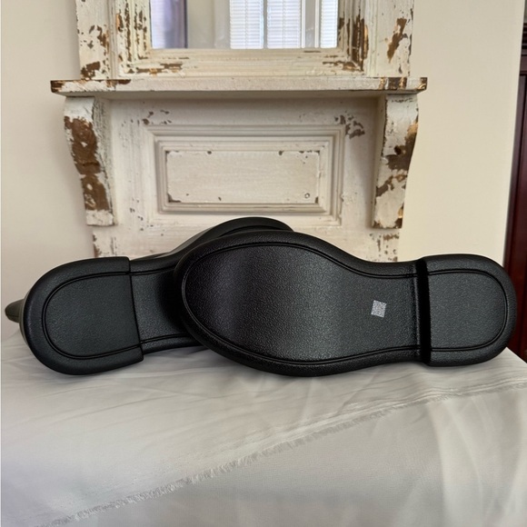 NWT Sleek Black Ankle Boots with Zipper Size 10 - Picture 8 of 9